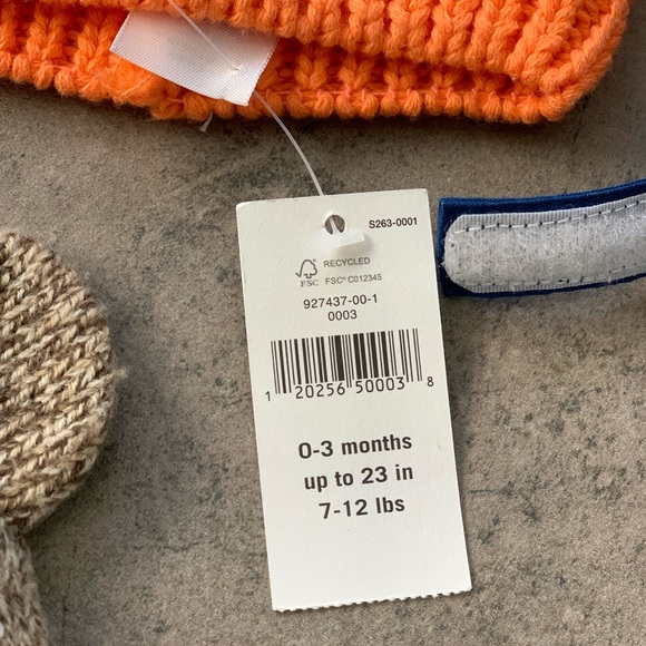 Adorable Collection of Childrens Hats! Sizes range -Infant to 4 years. 7 in all - Picture 3 of 8